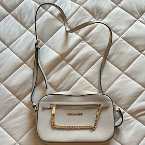 Michael Kors JET SET LARGE SAFFIANI LEATHER Cream Crossbody Bag with Gold Chain